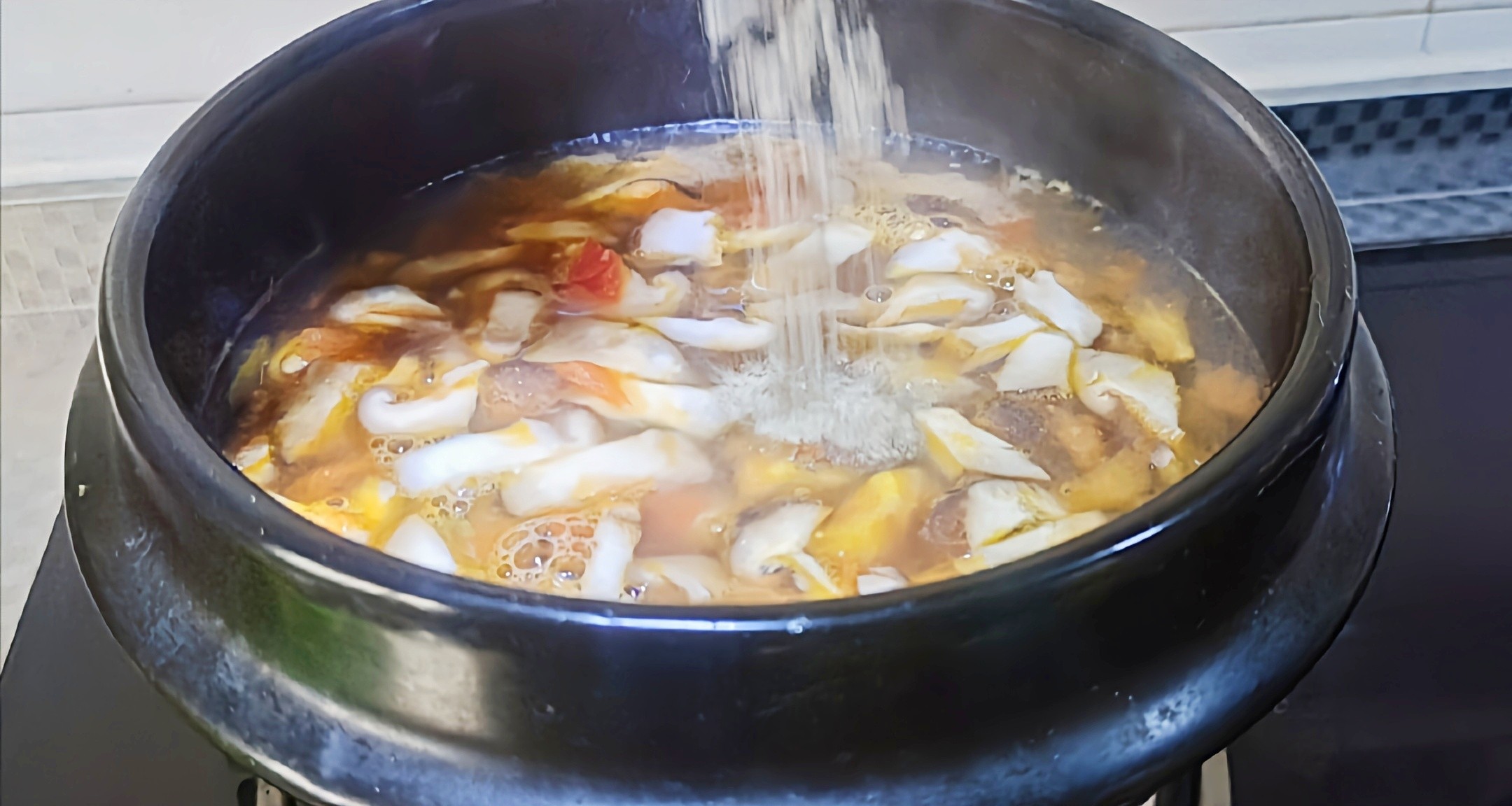 冬季最爱的暖身暖胃餐~砂锅剪刀面怎么做