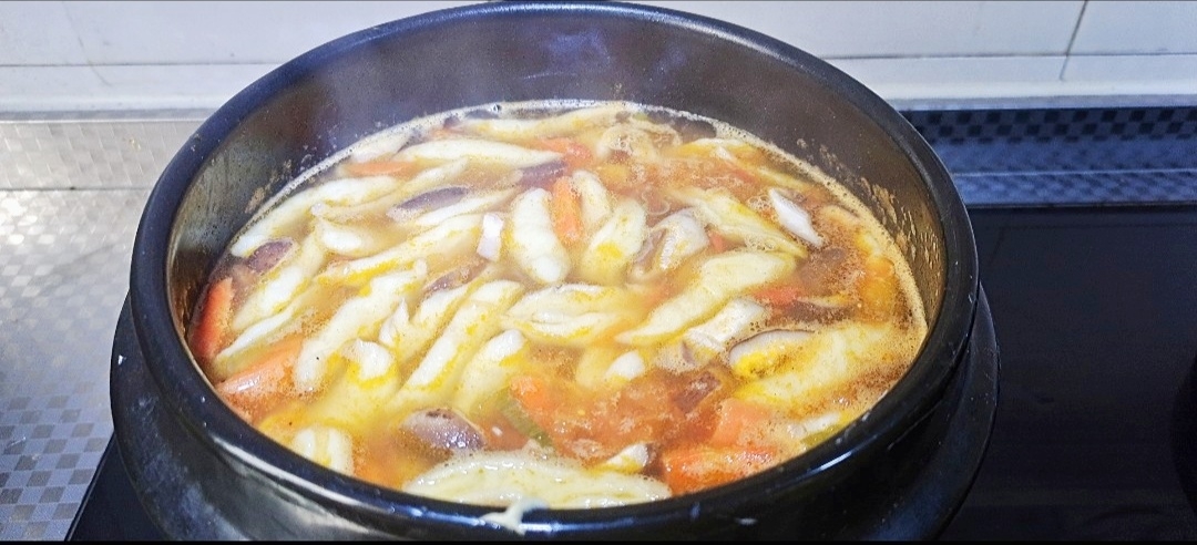 冬季最爱的暖身暖胃餐~砂锅剪刀面怎么做