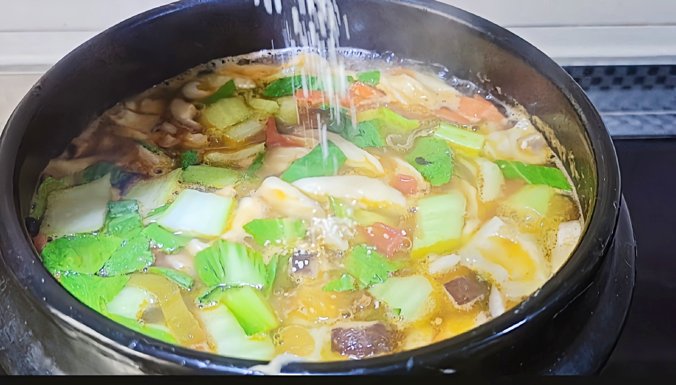 冬季最爱的暖身暖胃餐~砂锅剪刀面怎么做